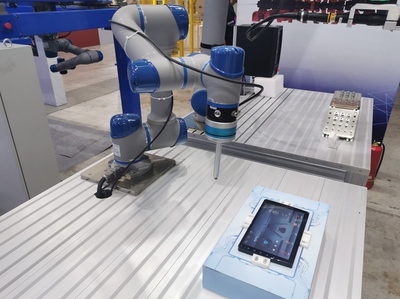 新松智能機器人亮相天津工博會 智能機器人研發(fā)的新里程碑