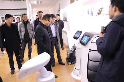 機器人接待！常州市政協(xié)副秘書長蔣伯丹率領導團考察貝葉斯智能，聚焦智能機器人研發(fā)