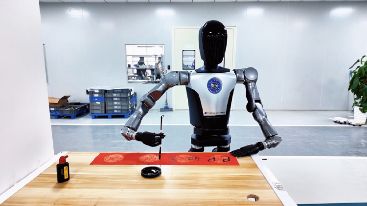 人形機器人進廠“實習” 探索智能機器人的研發(fā)與應用