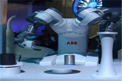 中科機器人教育 推動智能機器人的研發(fā)與創(chuàng)新